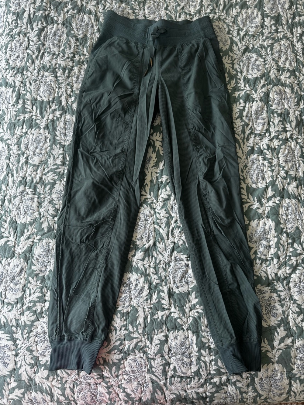 lululemon athletica dark forest green dance studio Jogger pants